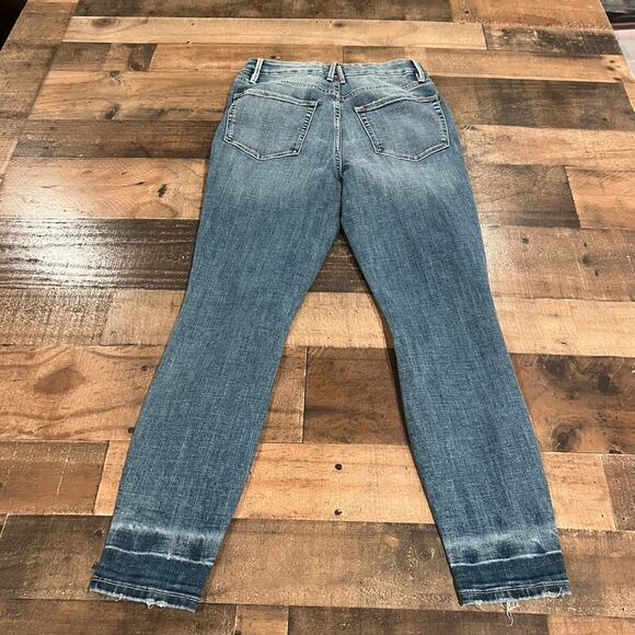 Good American Good Waist Crop Chew Hem Jeans Blue 634 - Picture 3 of 7